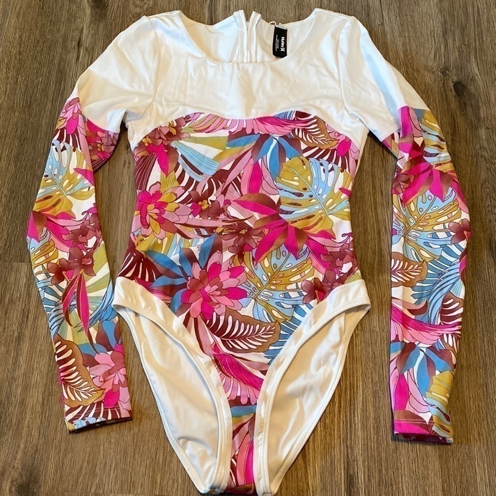 𝅺HURLEY women's bodysuit swim size Medium